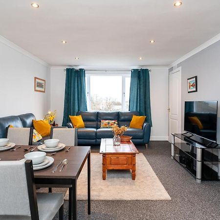 Lovely 3-Bedroom Flat With Free Parking Bridge of Allan Exterior photo