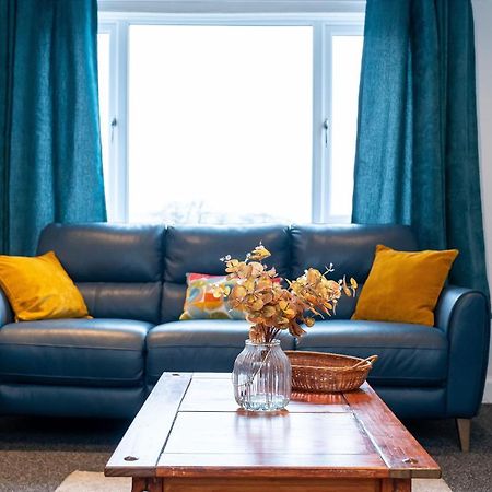 Lovely 3-Bedroom Flat With Free Parking Bridge of Allan Exterior photo