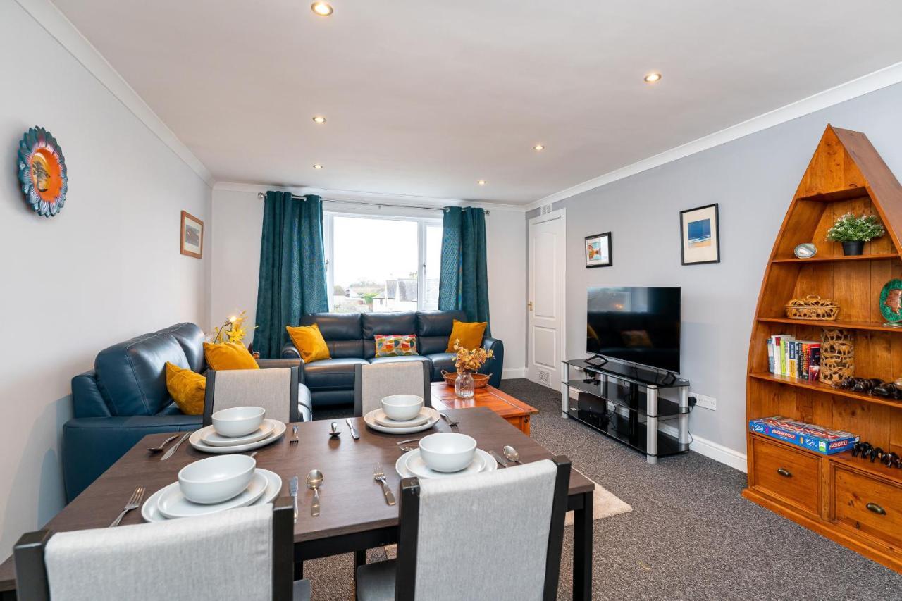 Lovely 3-Bedroom Flat With Free Parking Bridge of Allan Exterior photo