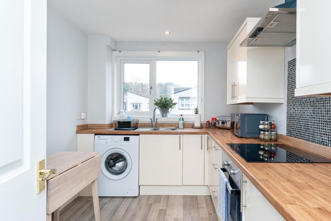 Lovely 3-Bedroom Flat With Free Parking Bridge of Allan Exterior photo