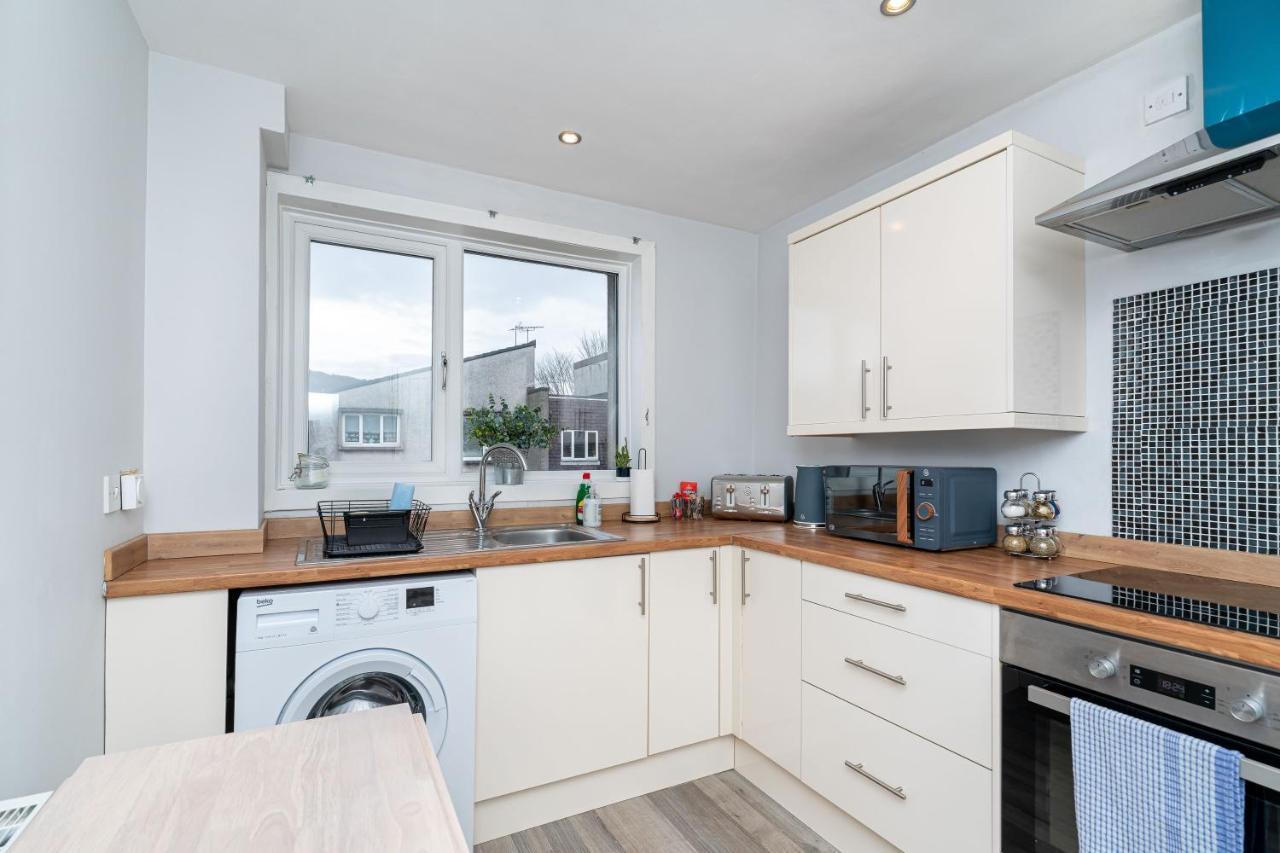 Lovely 3-Bedroom Flat With Free Parking Bridge of Allan Exterior photo