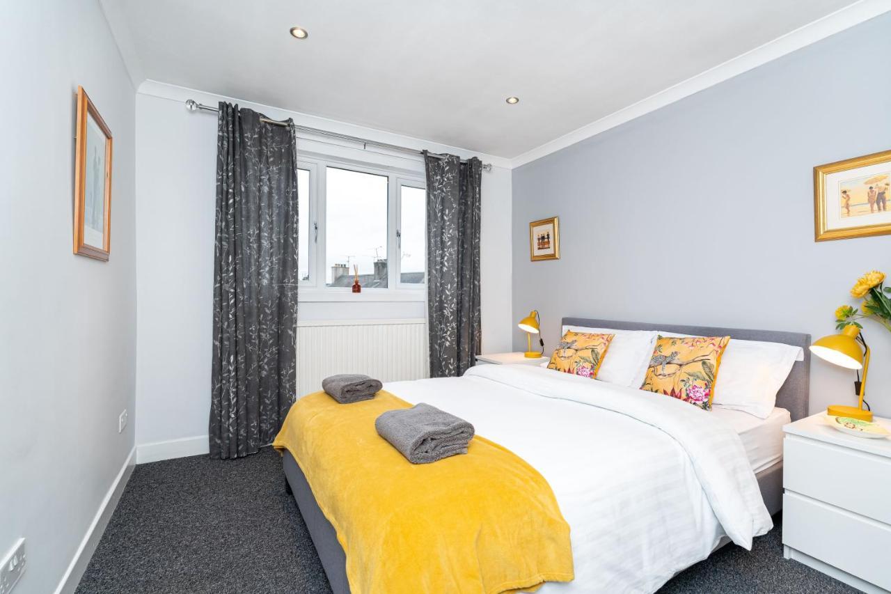 Lovely 3-Bedroom Flat With Free Parking Bridge of Allan Exterior photo